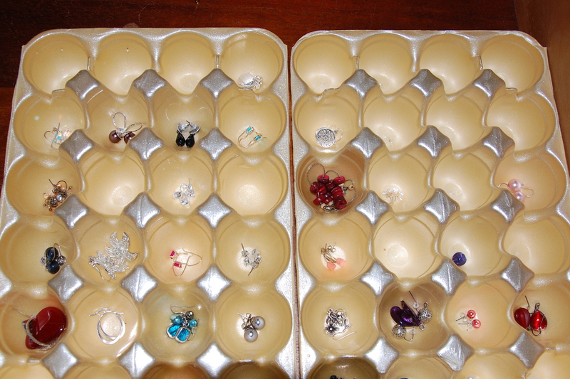 Illustration for article titled 5 Easy and Creative Ways to Keep Your Earrings From Going AWOL